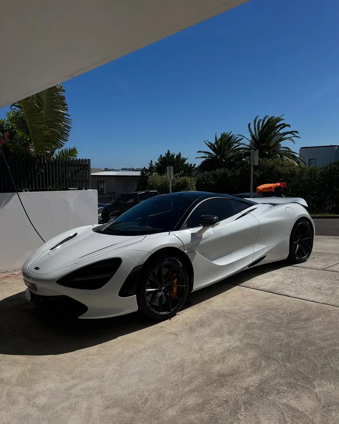 White McLaren after professional ABZ care